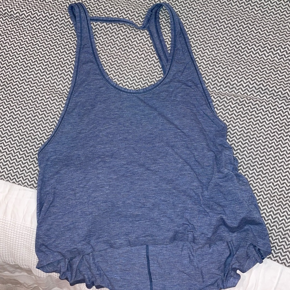 Size 4 lululemon top